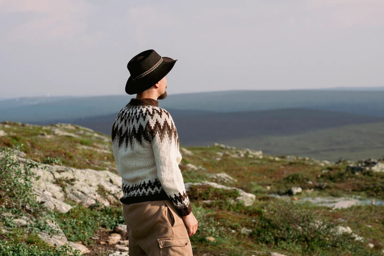 Ronja Hakalehto: Unfolding Landscapes – 17 Knits for the Road