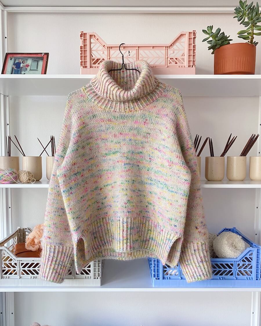 Strickpaket Wednesday Sweater aus der Originalwolle (Sysleriget & Filcolana)