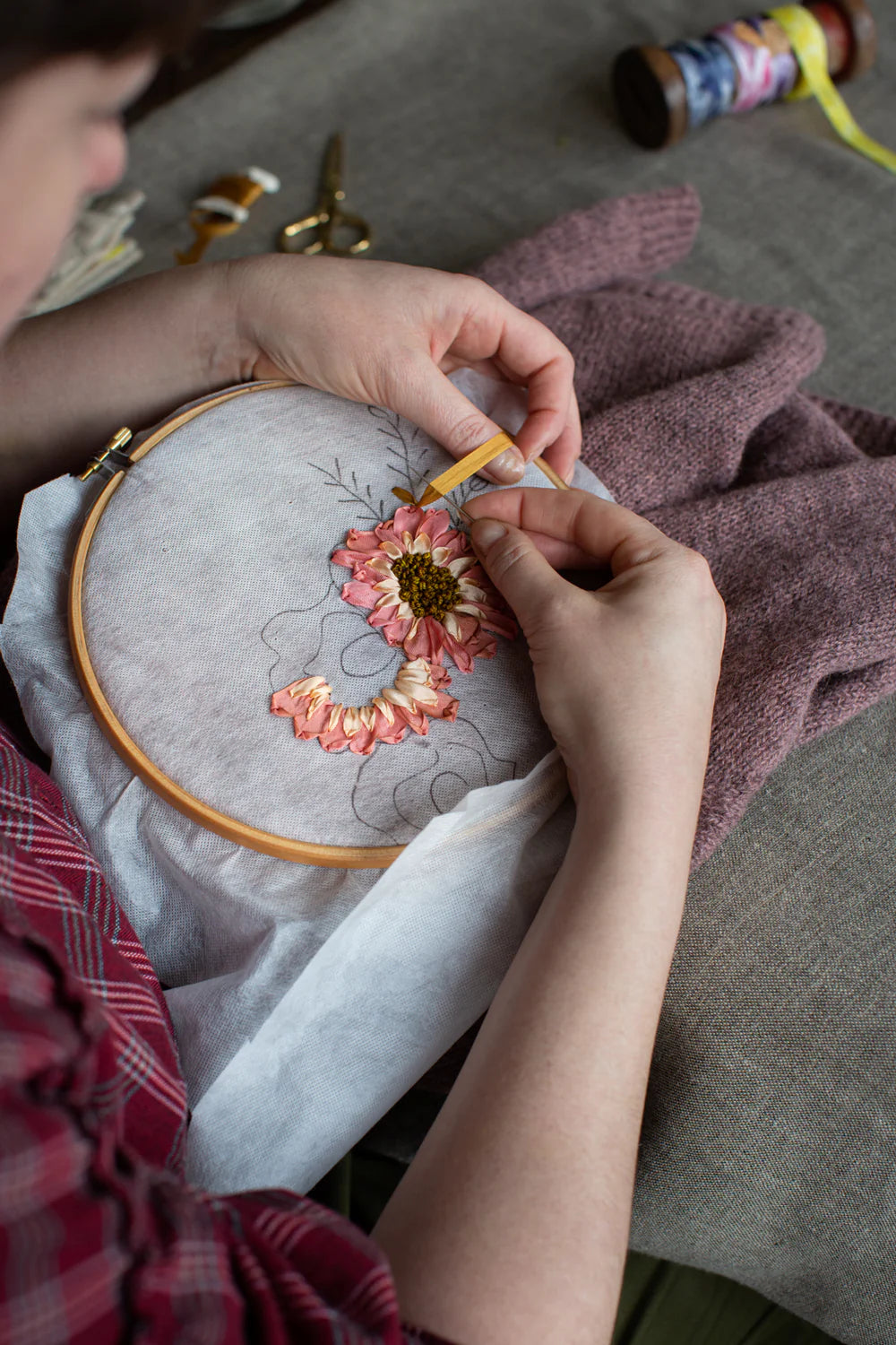 Judit Gummlich: Embroidery on Knits (English)