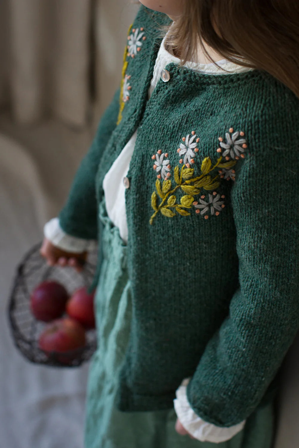 Judit Gummlich: Embroidery on Knits (English)
