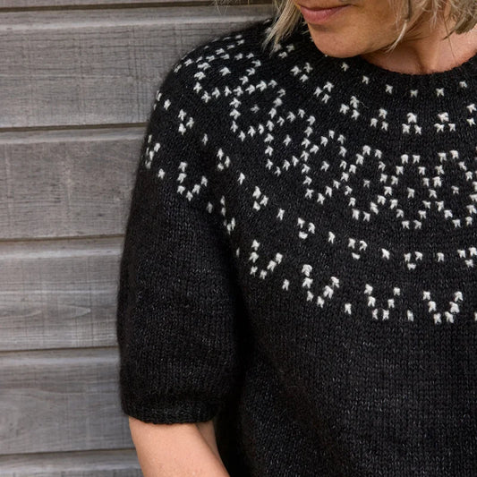 Strickset Midnight Mirage Top von Anne Ventzel aus dem Originalgarn von Isager