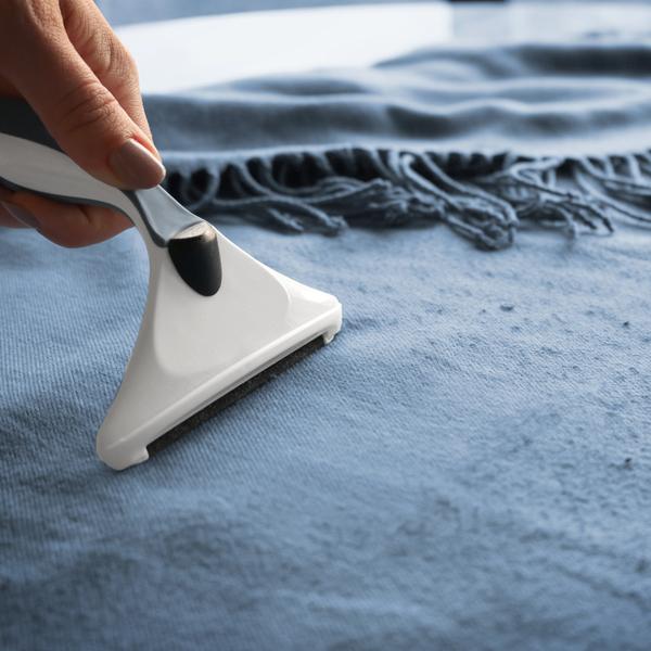 Fusselentferner mit Flusenbürste